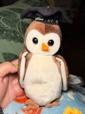 Rare & Retired Beanie Baby- Class of 1998 Wise The Owl